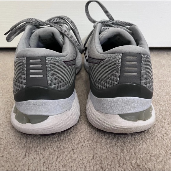 Asics Gel-Kayano 28 Women’s Sz 10 Running Shoes Gray Low-Top Athletic Sneakers - Picture 5 of 11